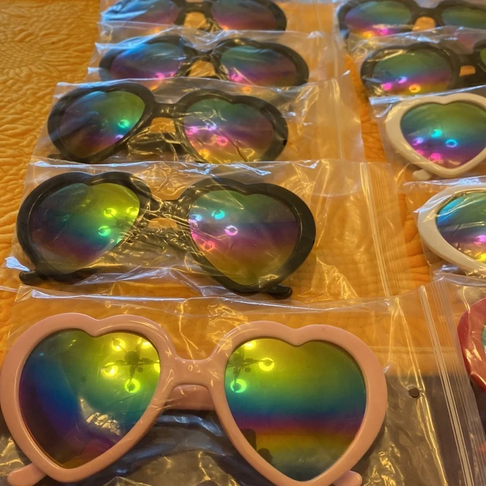 Party Favor Mirrored Heart Shape Teen Sun Glasses Lot with 10 UV Protection